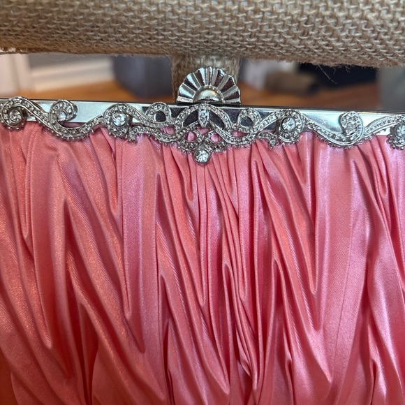 Source Unknown Pink Ruched Clutch - Picture 3 of 10